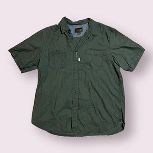 Northwest Territories Button Down Short Sleeve Men’s Size XL Dark Green